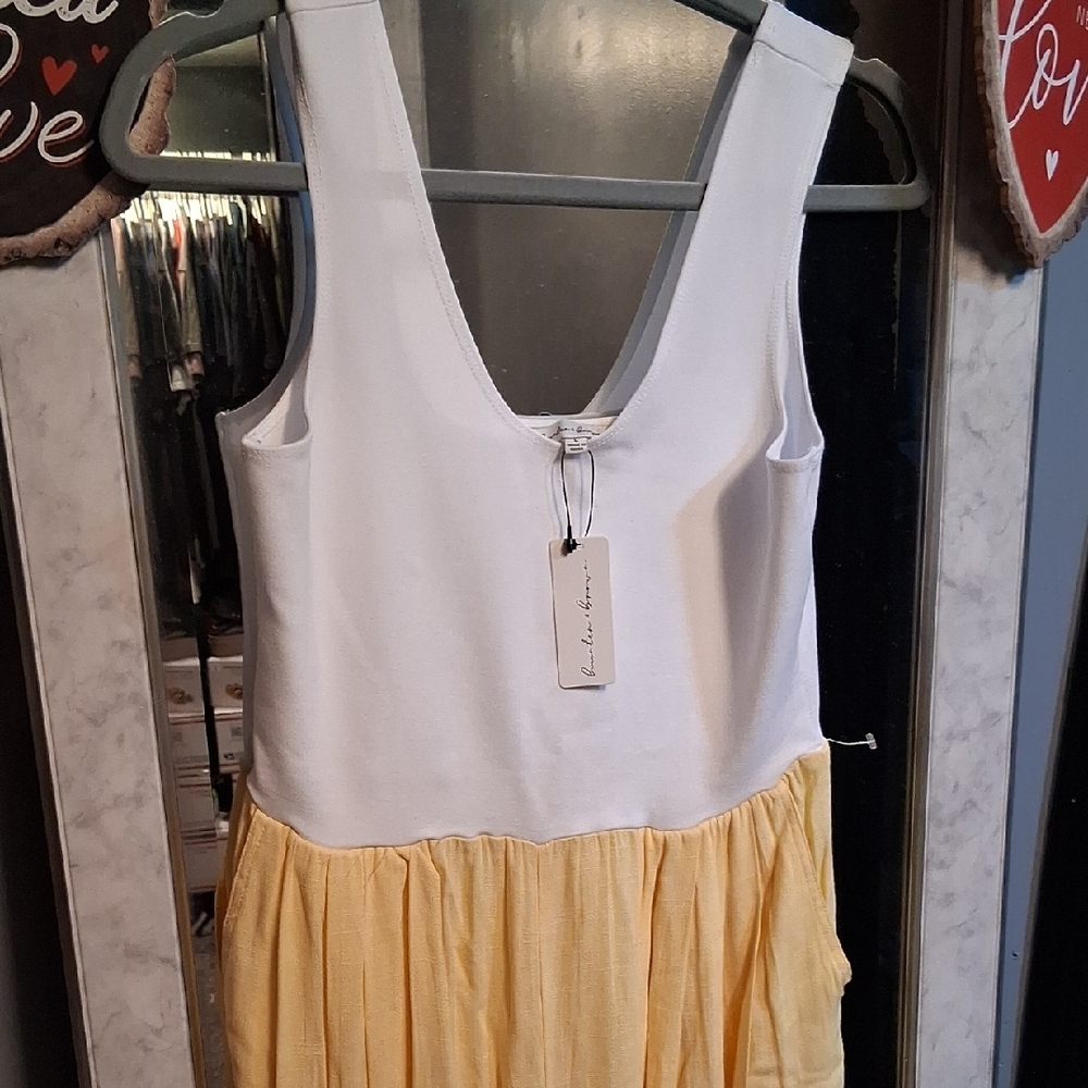 Elegant Two-Tone Jumpsuit in White and Yellow - Picture 6 of 6